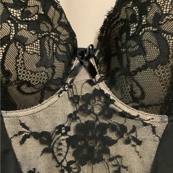 Marilyn Monroe lace lingerie dress with underwire cups - Picture 5 of 11